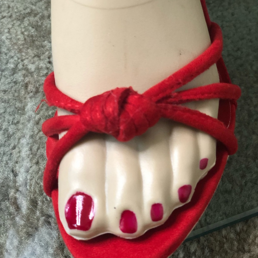 Shoes - Picture 7 of 8